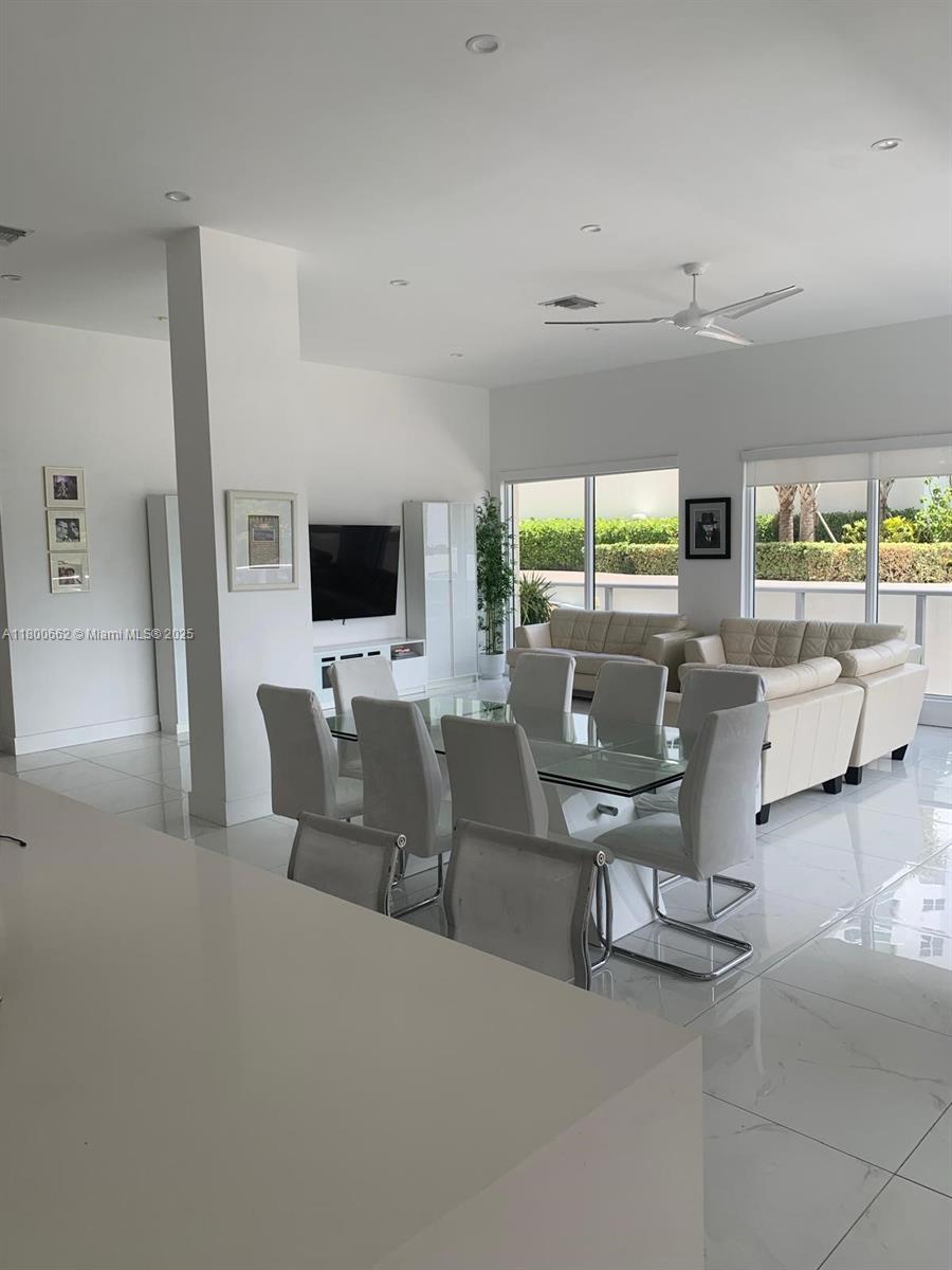 AQUARIUS CONDO - Residential