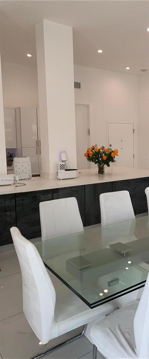 AQUARIUS CONDO - Residential
