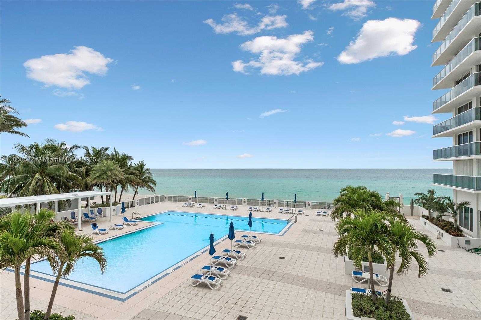 AQUARIUS CONDO - Residential