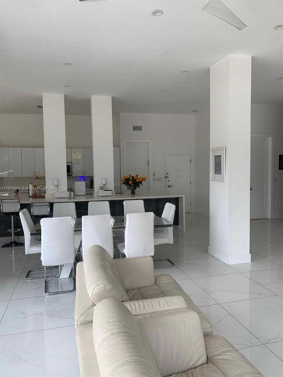 AQUARIUS CONDO - Residential