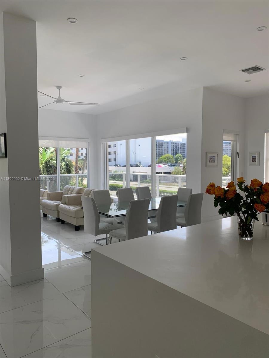 AQUARIUS CONDO - Residential