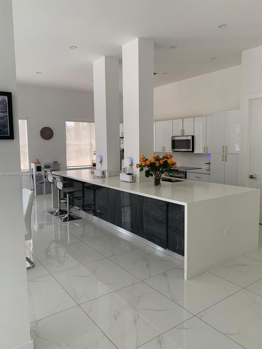 AQUARIUS CONDO - Residential
