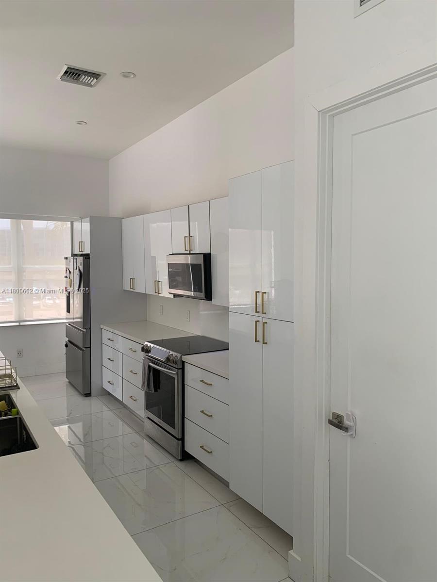 AQUARIUS CONDO - Residential