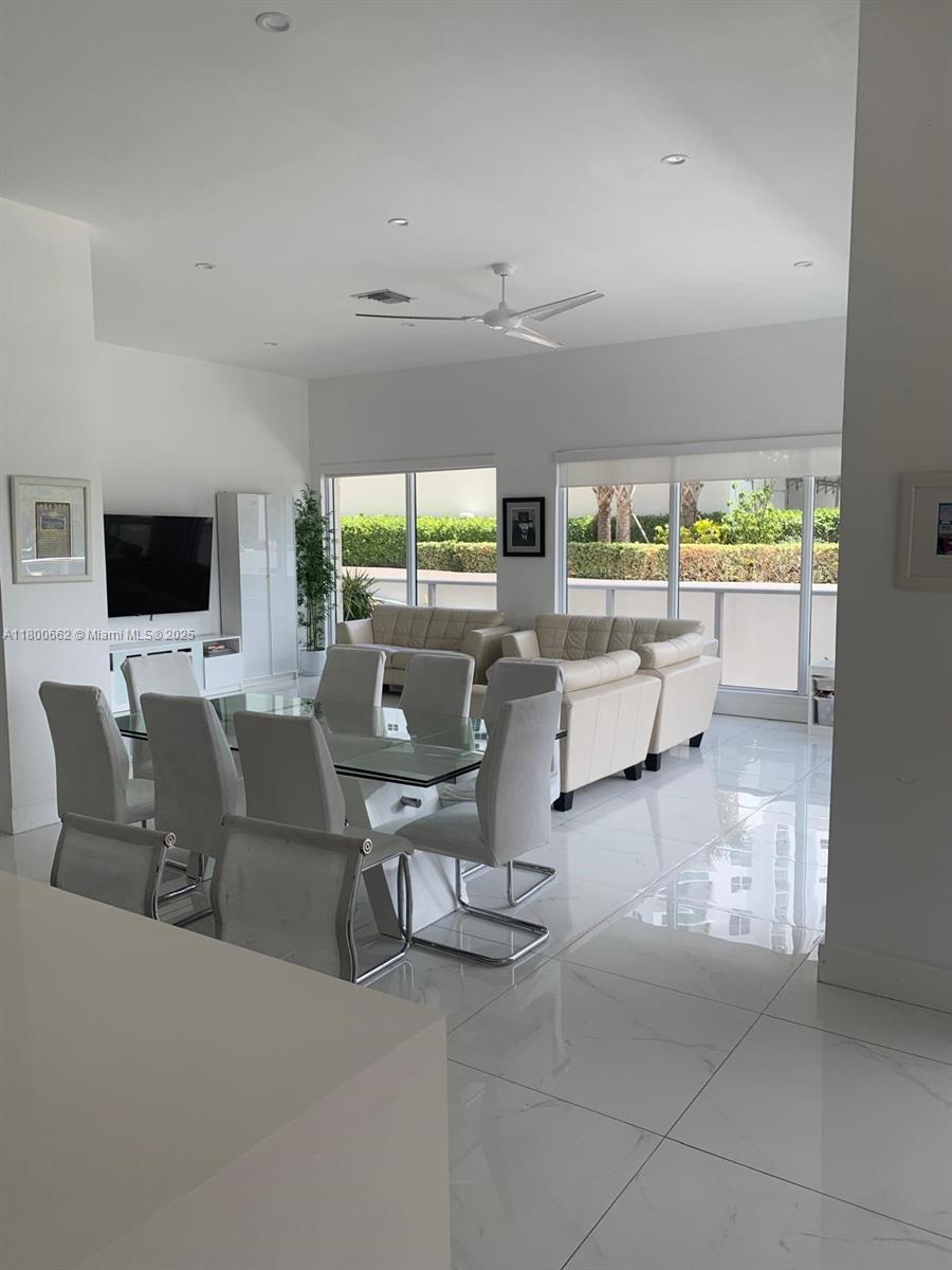AQUARIUS CONDO - Residential