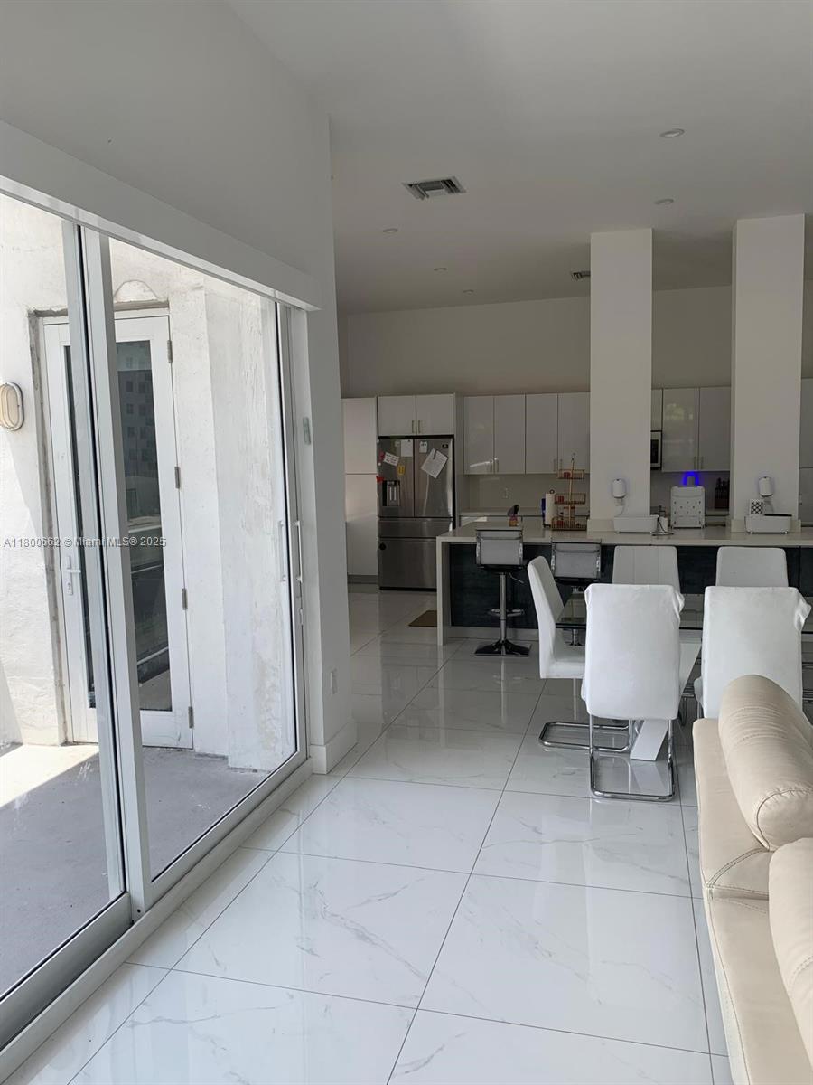 AQUARIUS CONDO - Residential