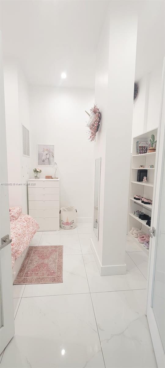 AQUARIUS CONDO - Residential