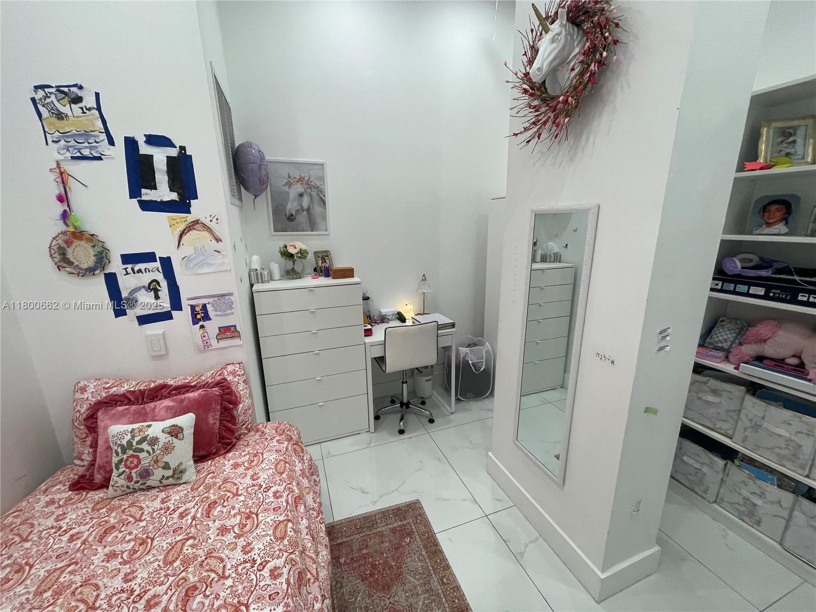 AQUARIUS CONDO - Residential