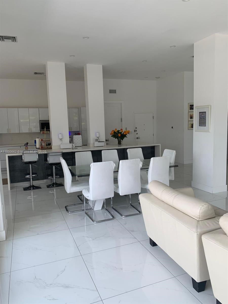 AQUARIUS CONDO - Residential