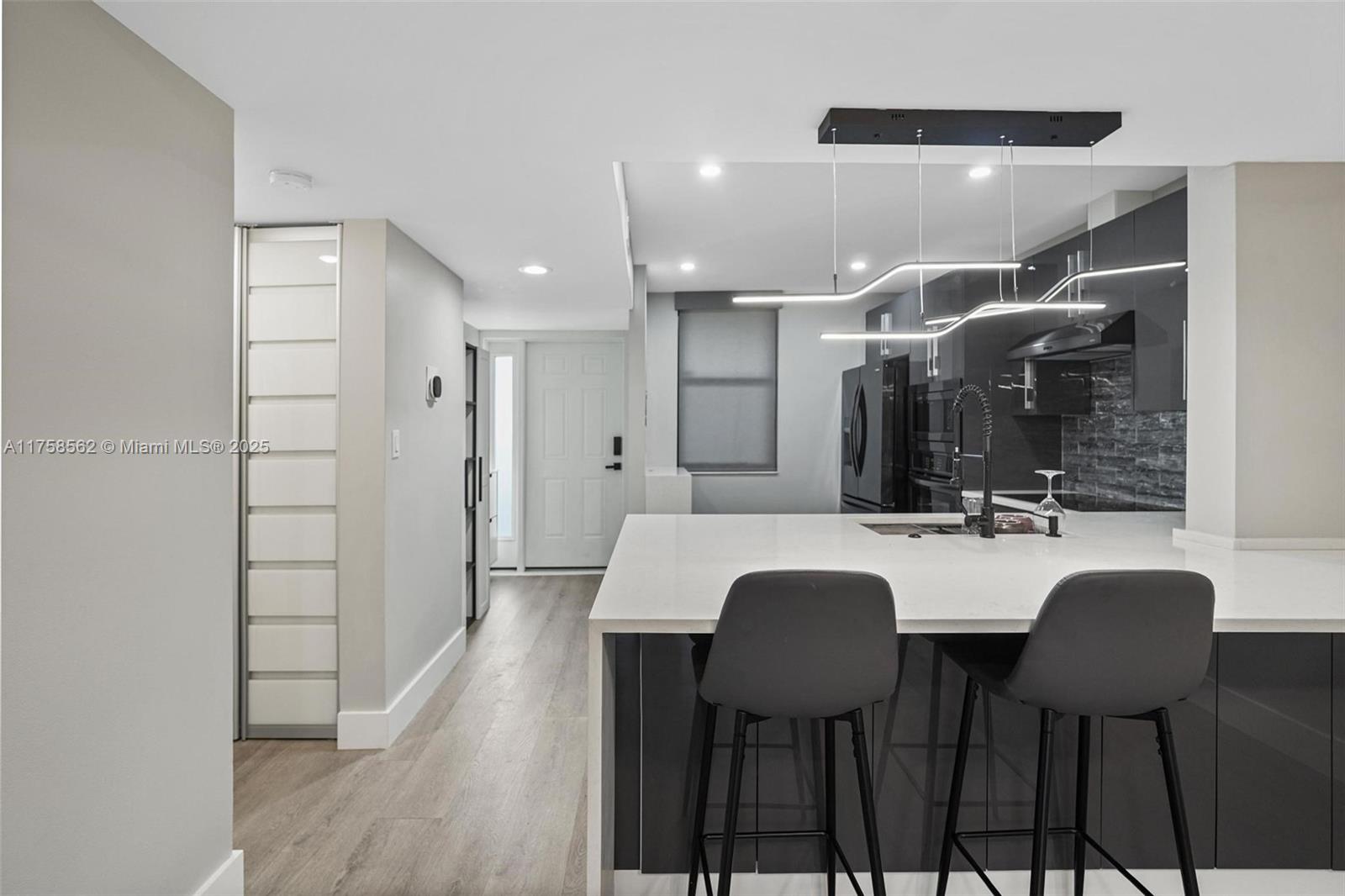 4132 S Carambola Cir S F406