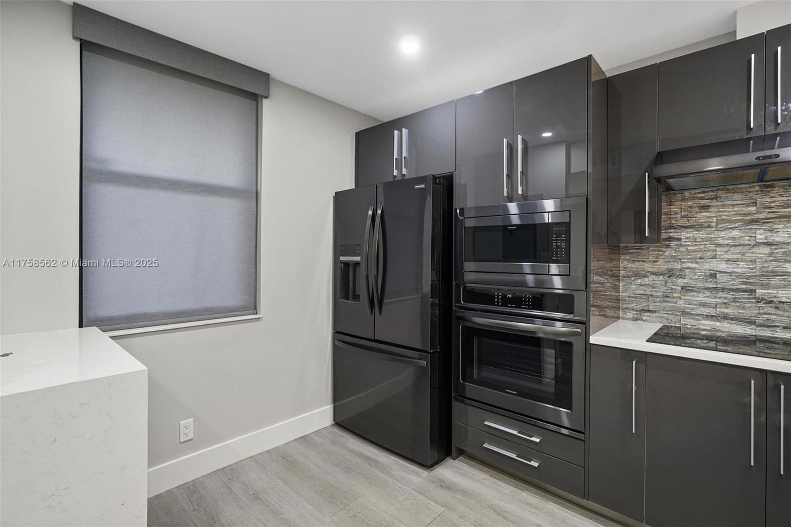 4132 S Carambola Cir S F406