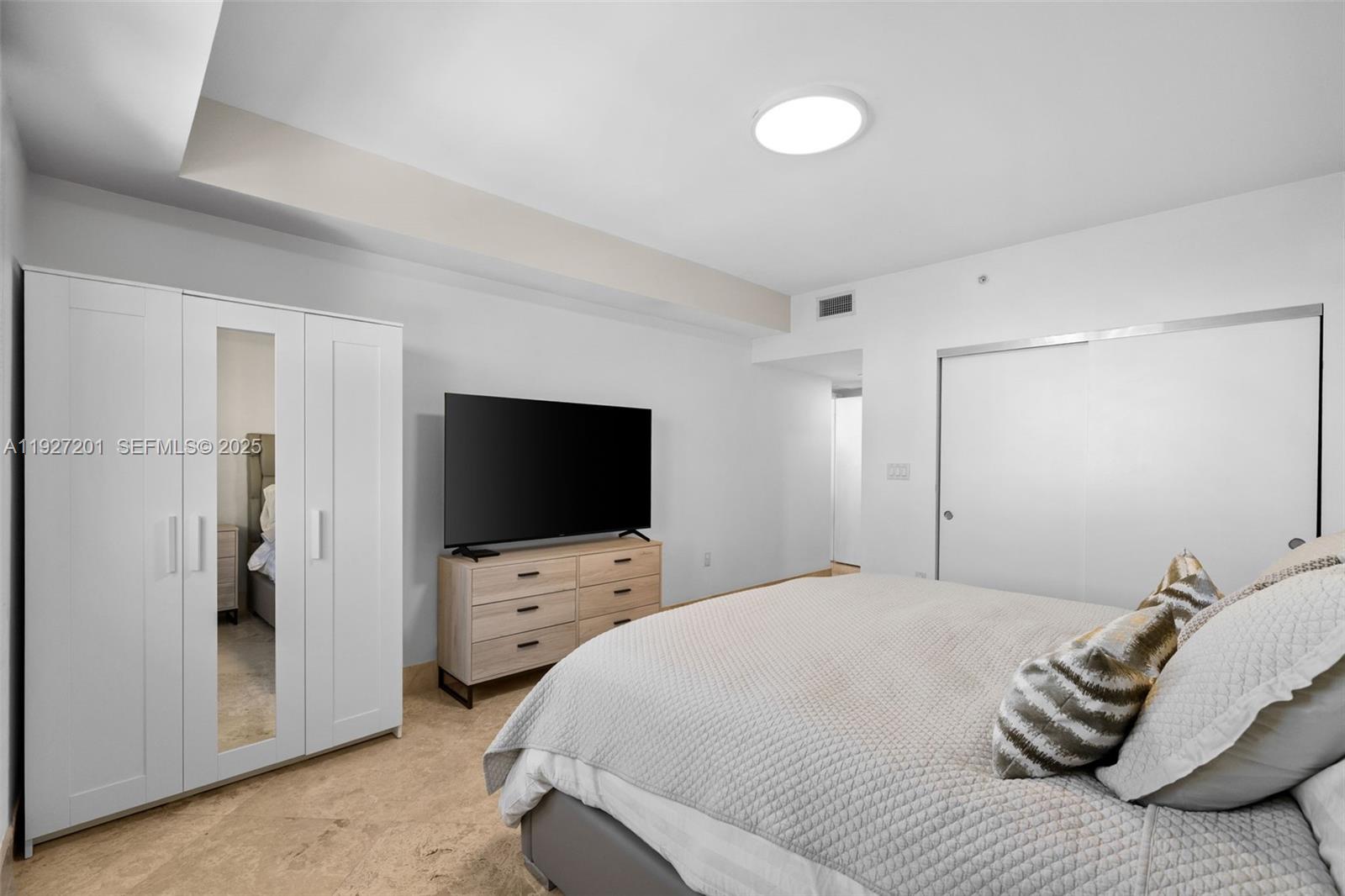 TURNBERRY VILLAGE SO TOWE - Residential