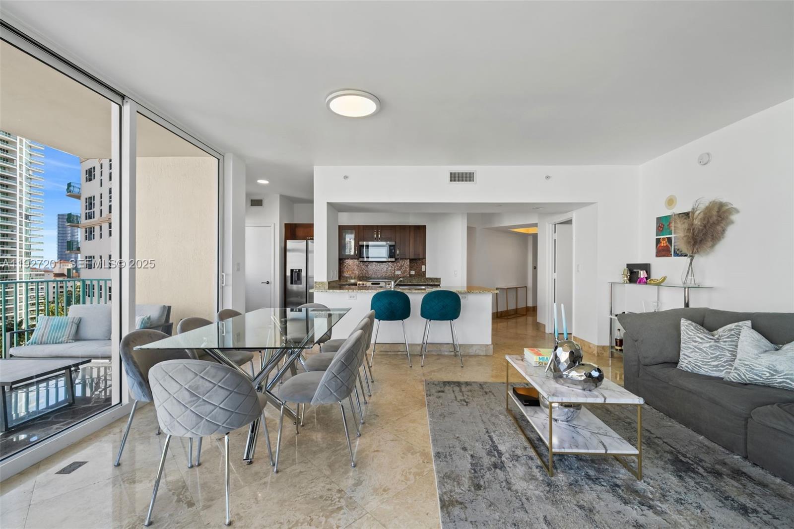 TURNBERRY VILLAGE SO TOWE - Residential