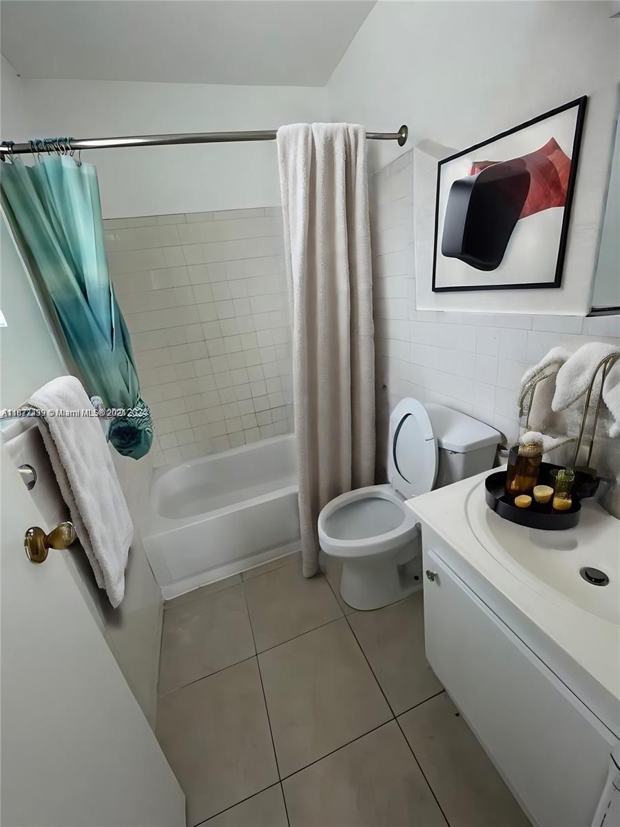ENCLAVE AT CROWN PARK CON - Residential Lease