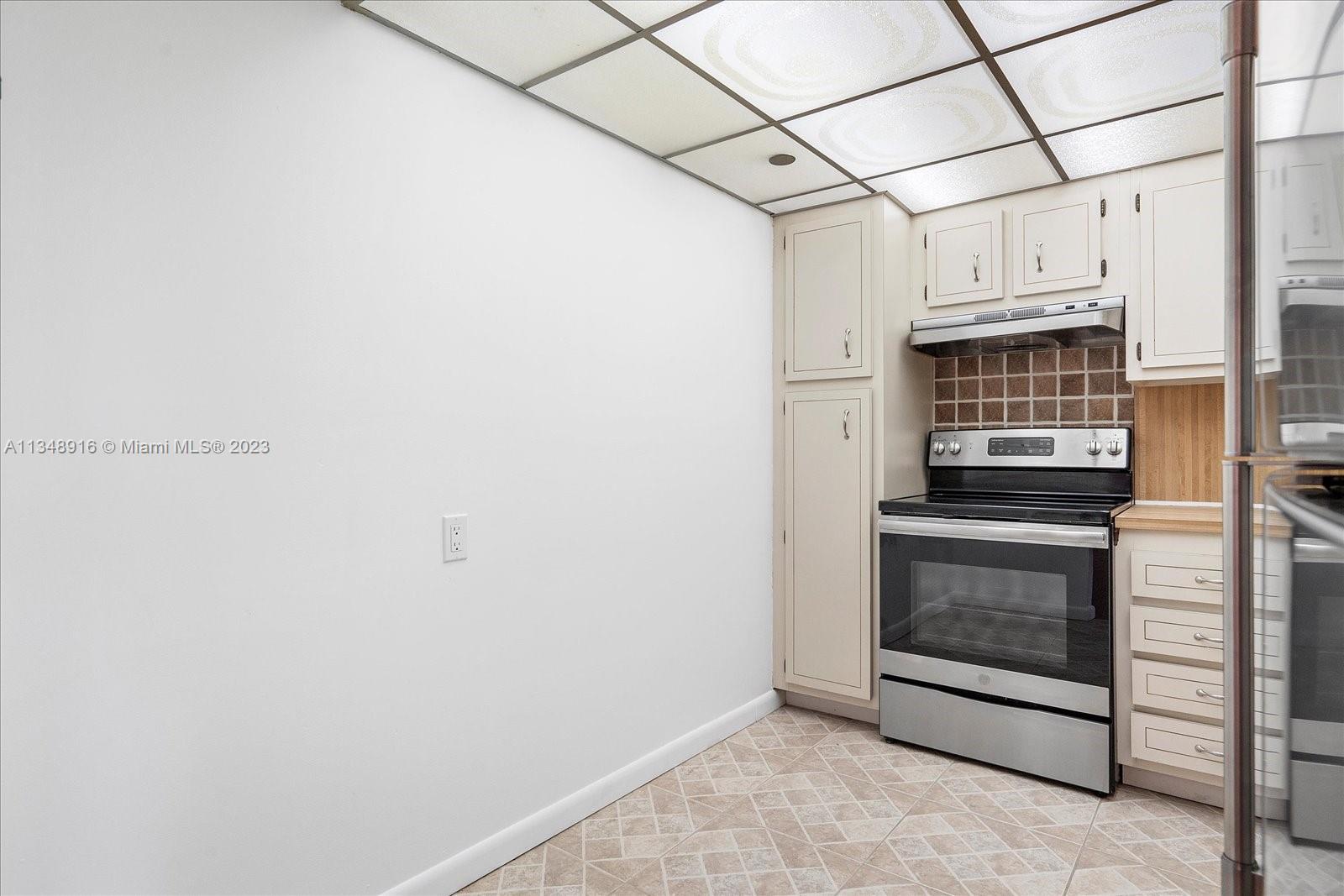 Photo 15 of 38 of 1000 Saint Charles Pl 407 condo