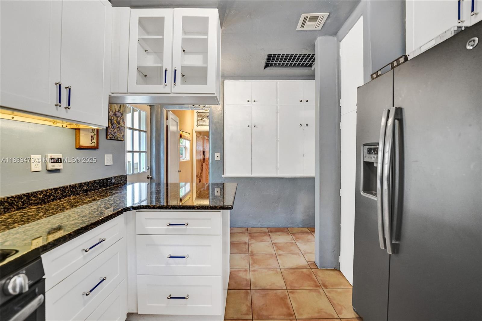 HOLLYWOOD LAKES SECTION - Residential