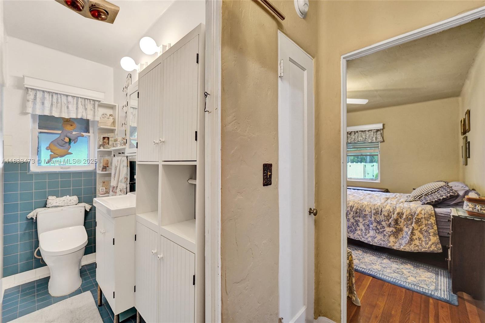 HOLLYWOOD LAKES SECTION - Residential