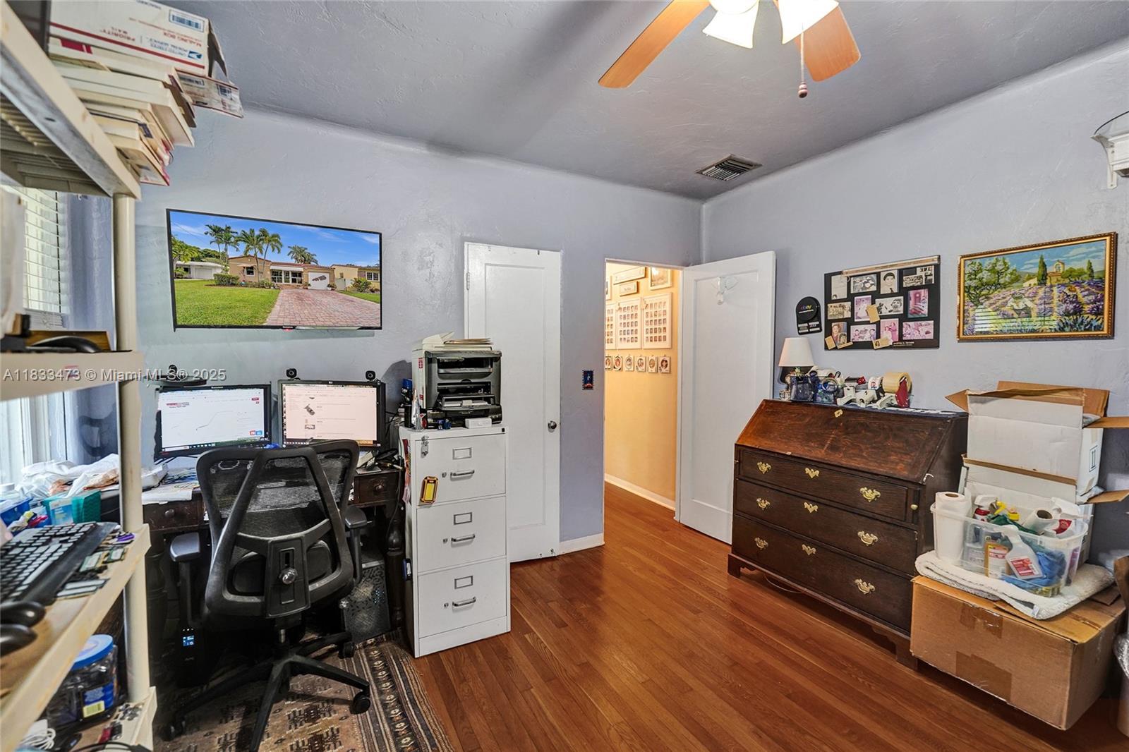 HOLLYWOOD LAKES SECTION - Residential