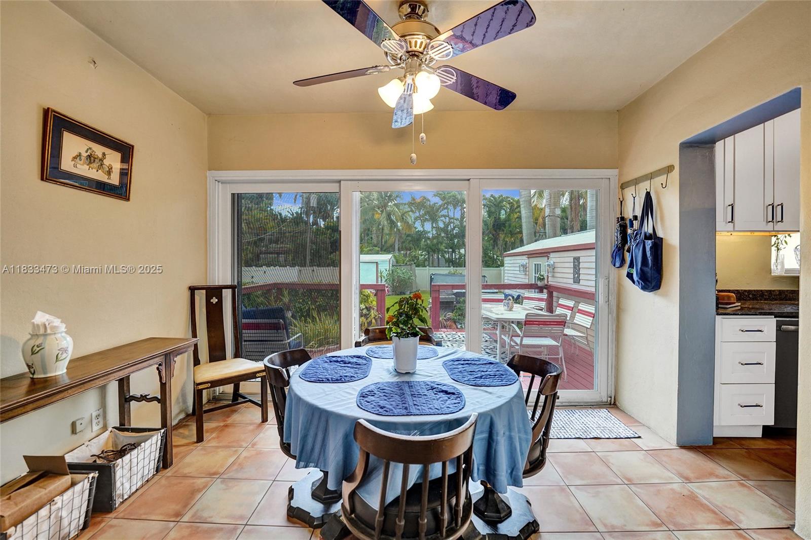 HOLLYWOOD LAKES SECTION - Residential