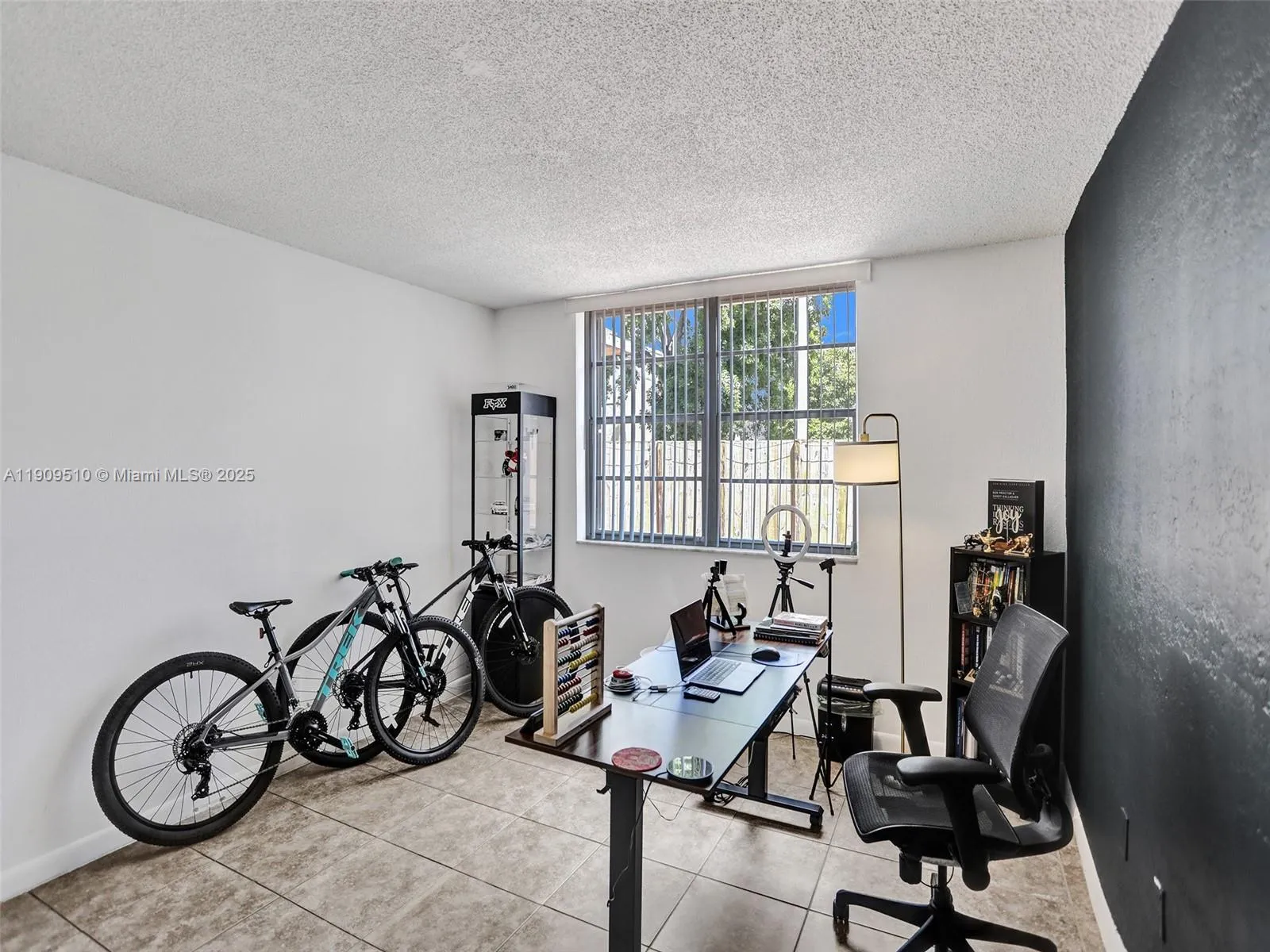 Doral, Florida 33166, United States, 2 Bedrooms Bedrooms, ,2 BathroomsBathrooms,Residential,Active,239960