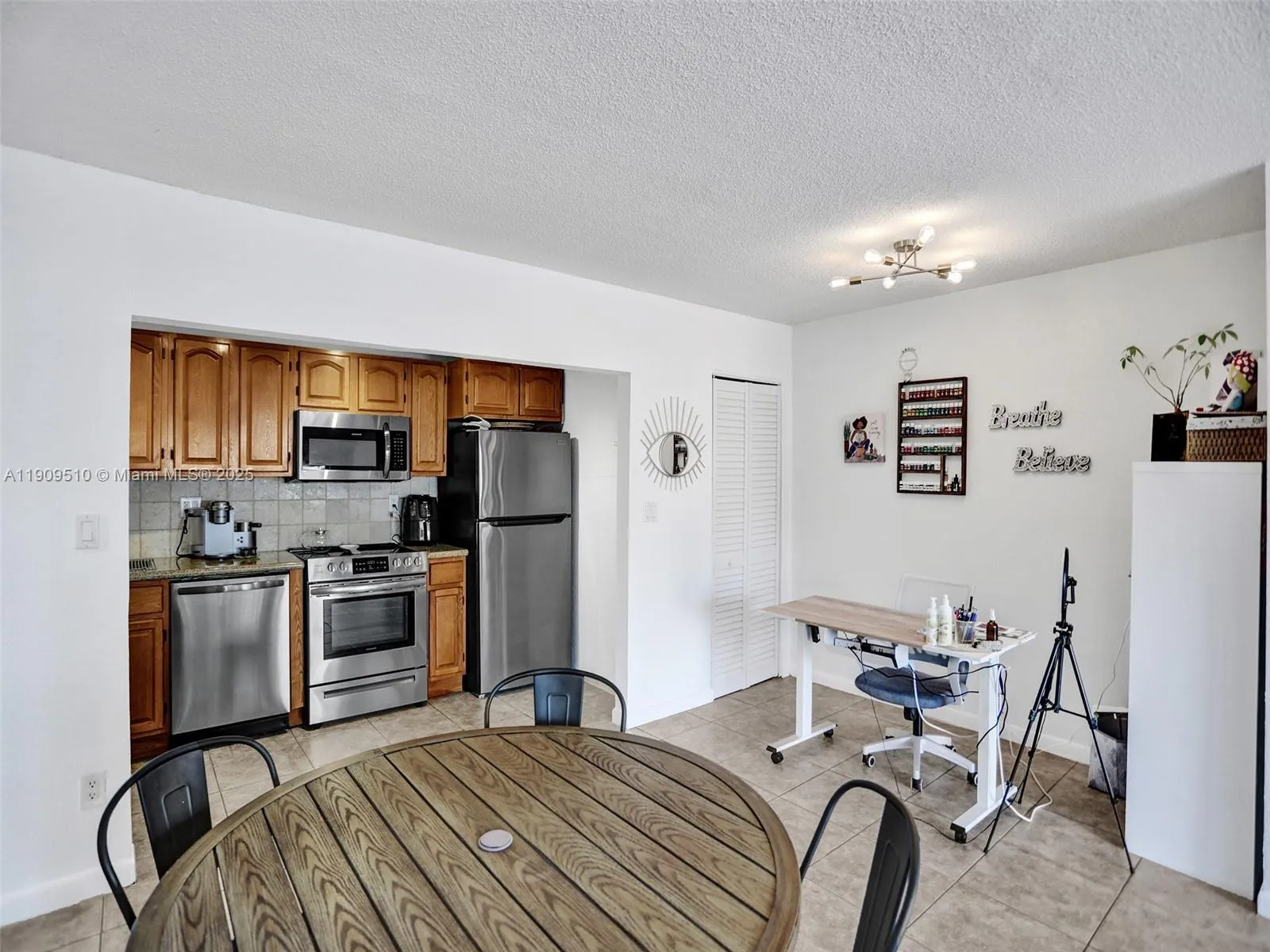 Doral, Florida 33166, United States, 2 Bedrooms Bedrooms, ,2 BathroomsBathrooms,Residential,Active,239960