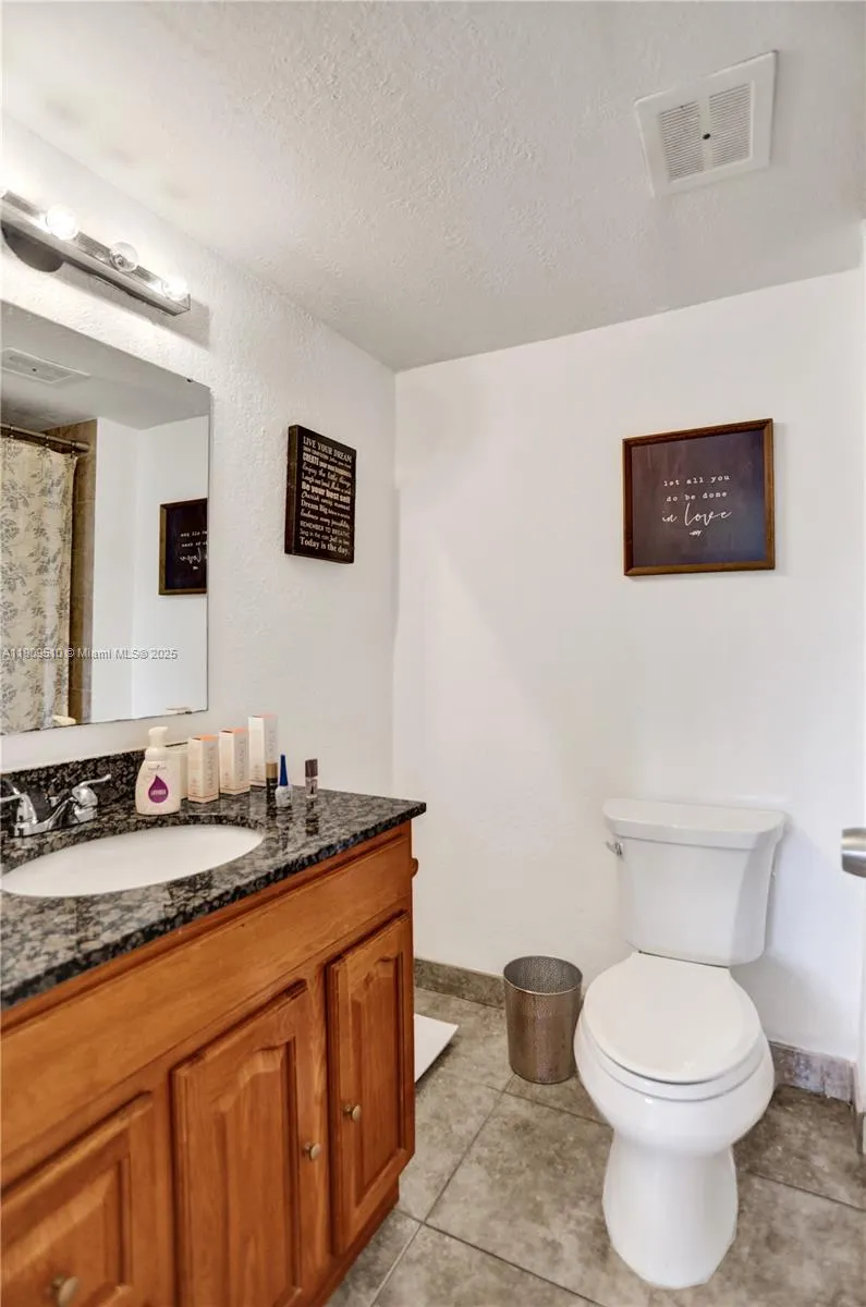 Doral, Florida 33166, United States, 2 Bedrooms Bedrooms, ,2 BathroomsBathrooms,Residential,Active,239960