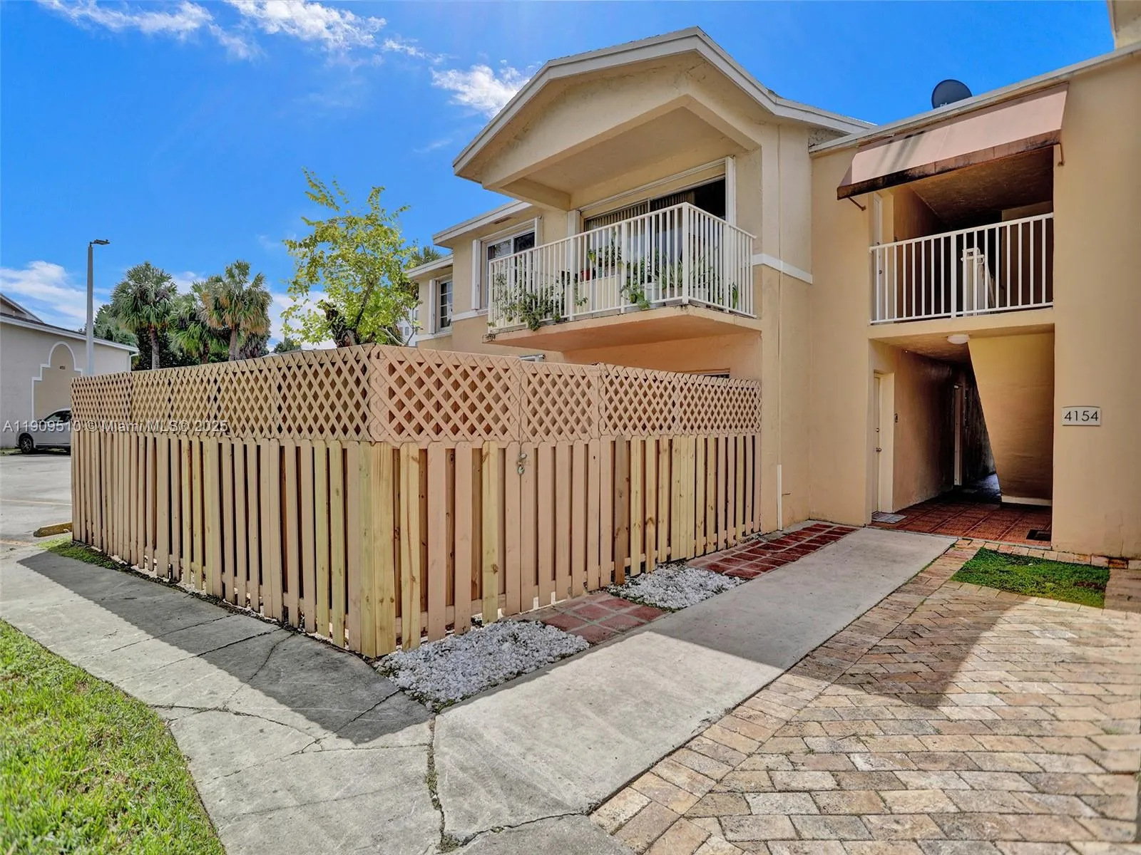 Doral, Florida 33166, United States, 2 Bedrooms Bedrooms, ,2 BathroomsBathrooms,Residential,Active,239960