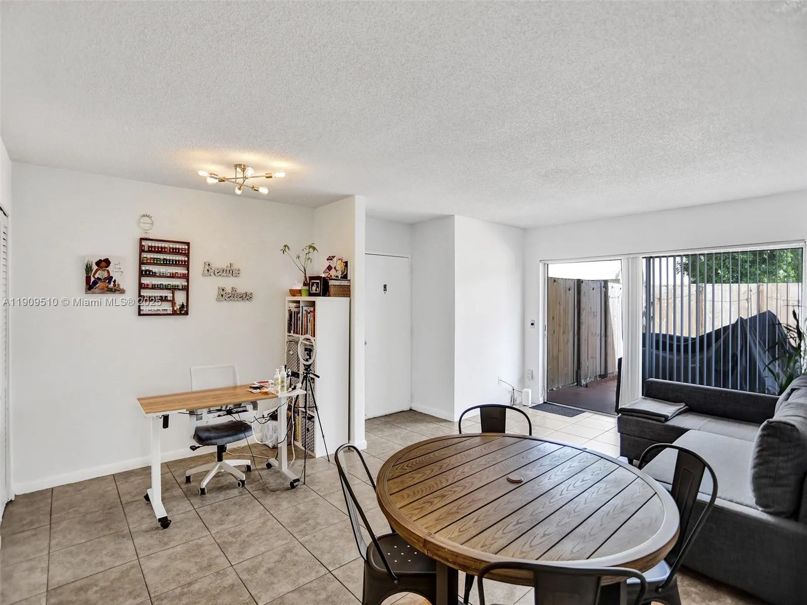 Doral, Florida 33166, United States, 2 Bedrooms Bedrooms, ,2 BathroomsBathrooms,Residential,Active,239960