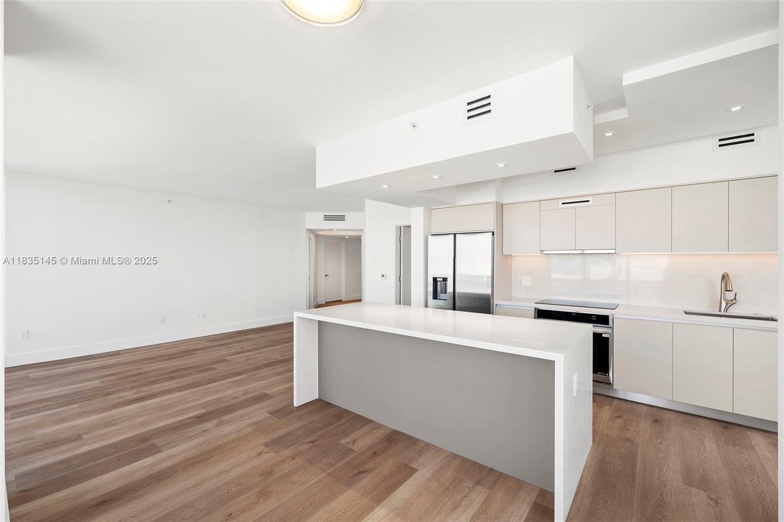 BLUE DIAMOND CONDO - Residential