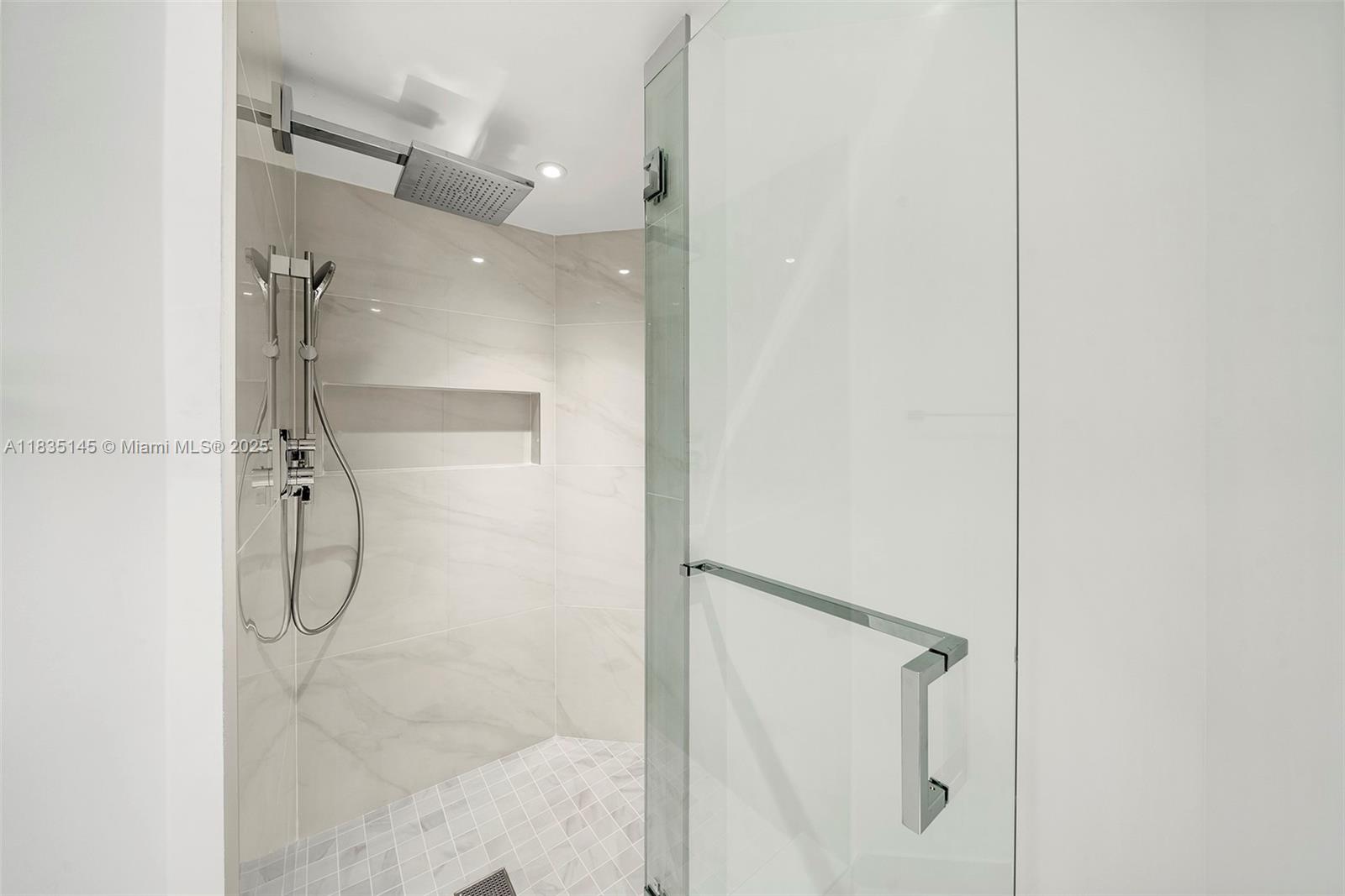 BLUE DIAMOND CONDO - Residential