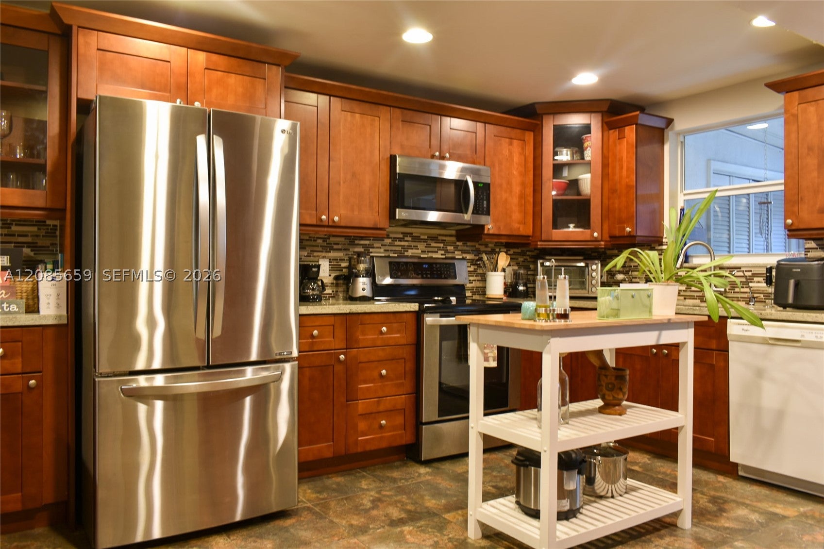 1327 N 15th Ave 22
