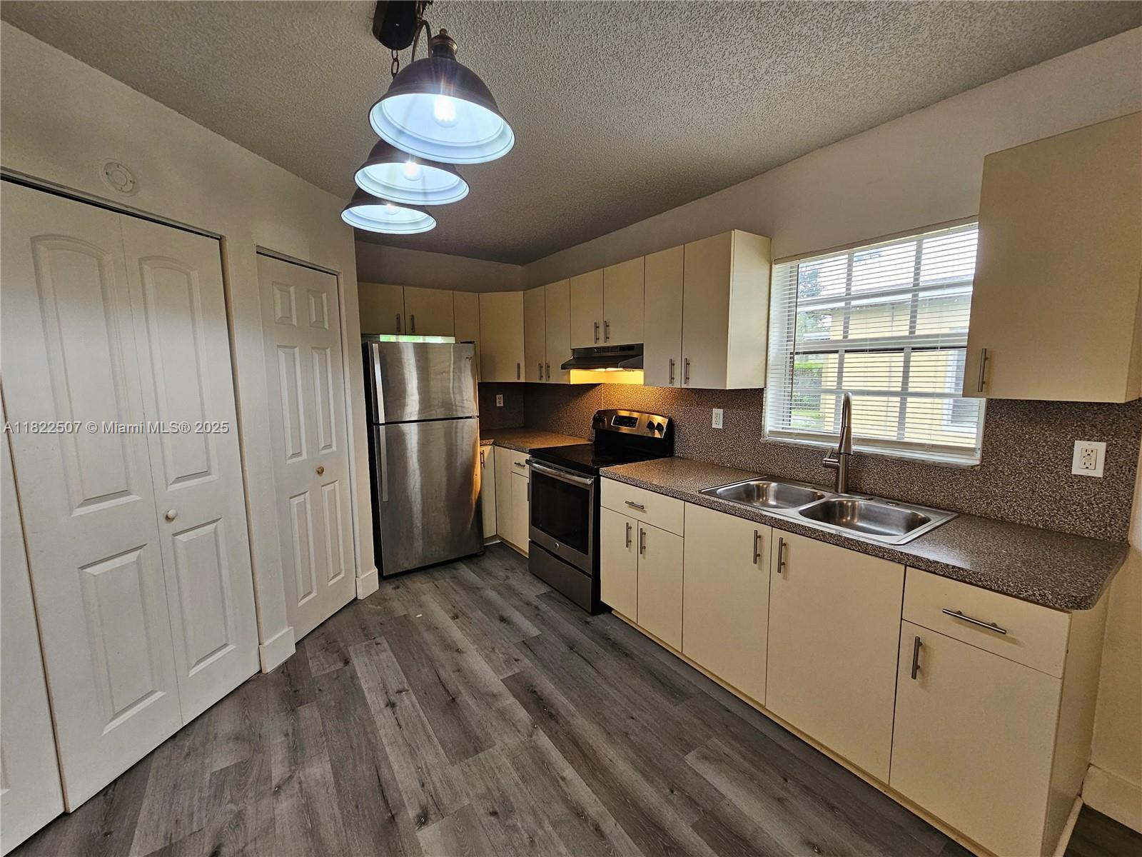 800 NW 15th Ave