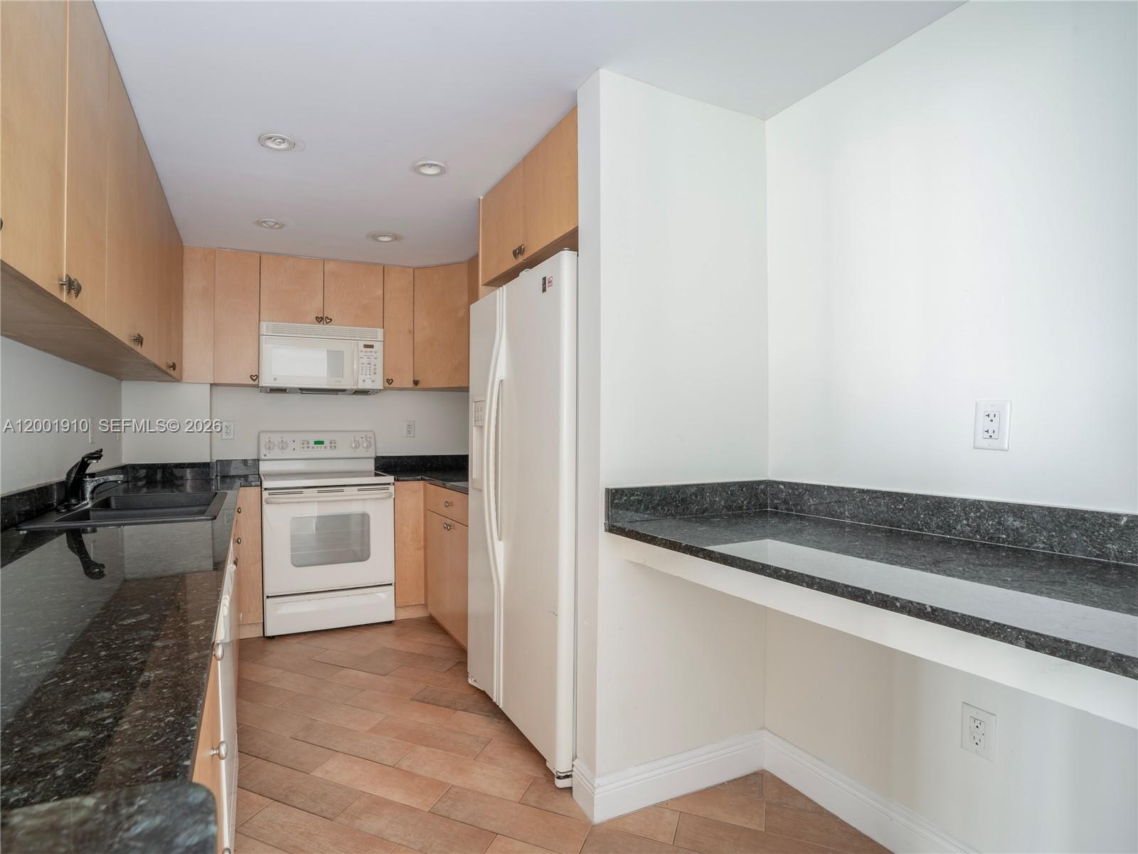 10350 W BAY HARBOR DR 6L