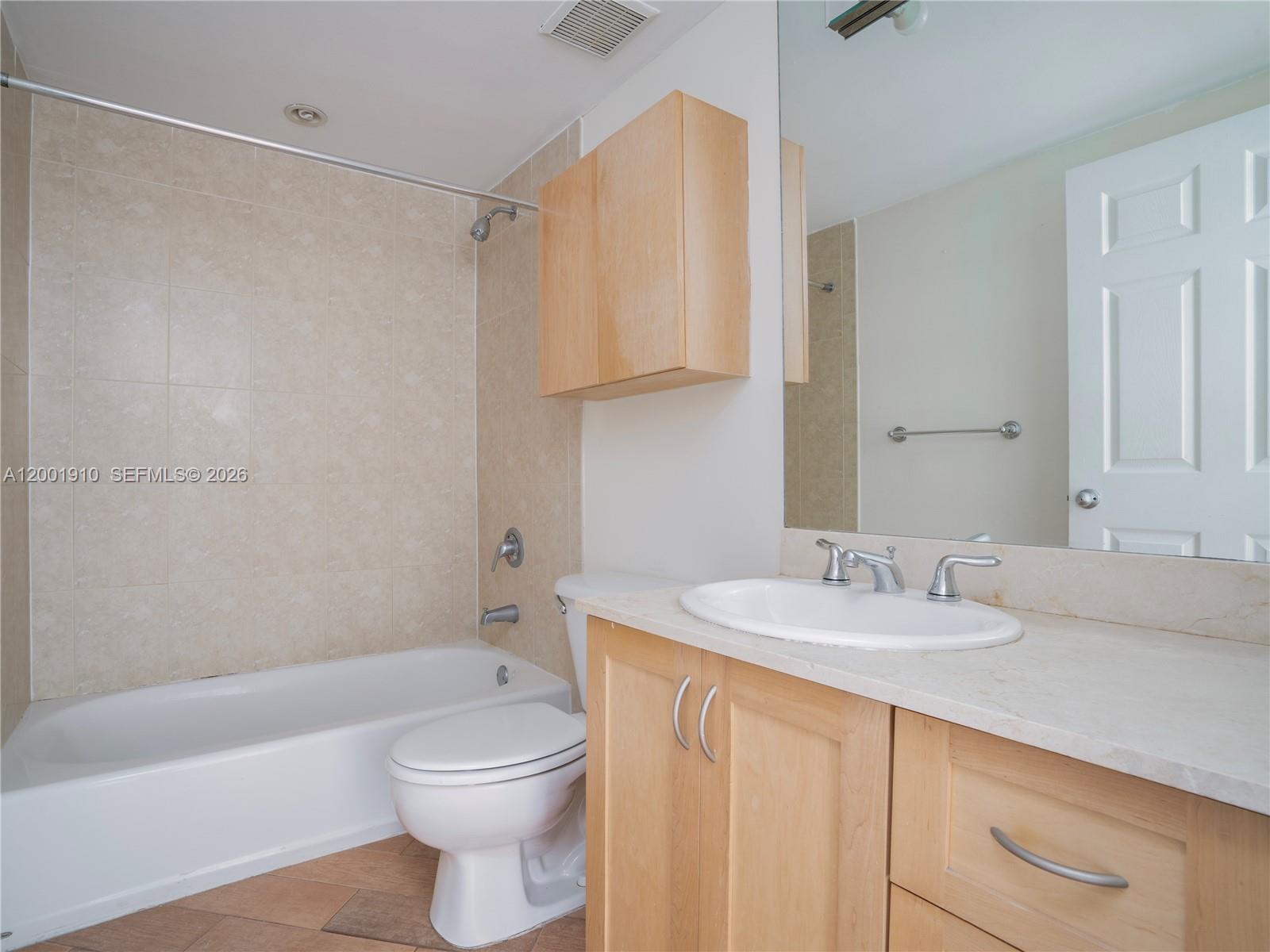 ISLAND POINTE CONDO - Residential Lease