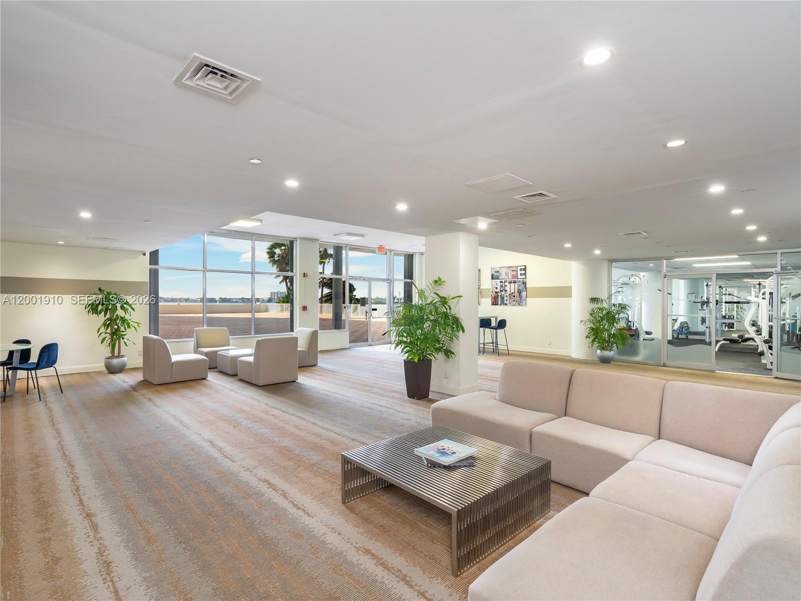 ISLAND POINTE CONDO - Residential Lease