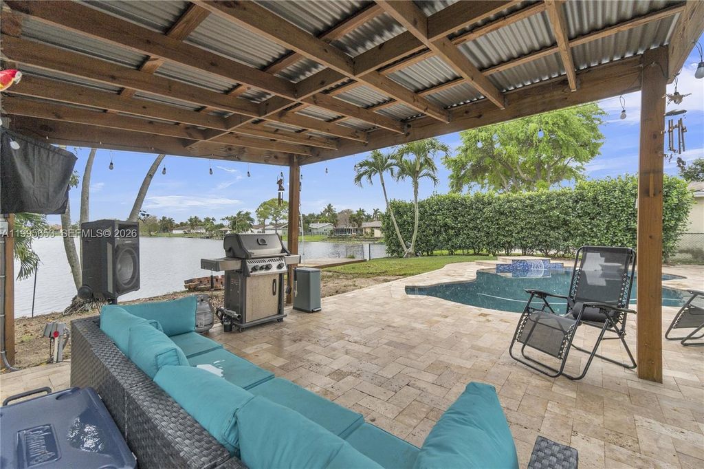 Photo of 2426 NW 108th Ter, Sunrise, FL 33322 (MLS # A11995653)