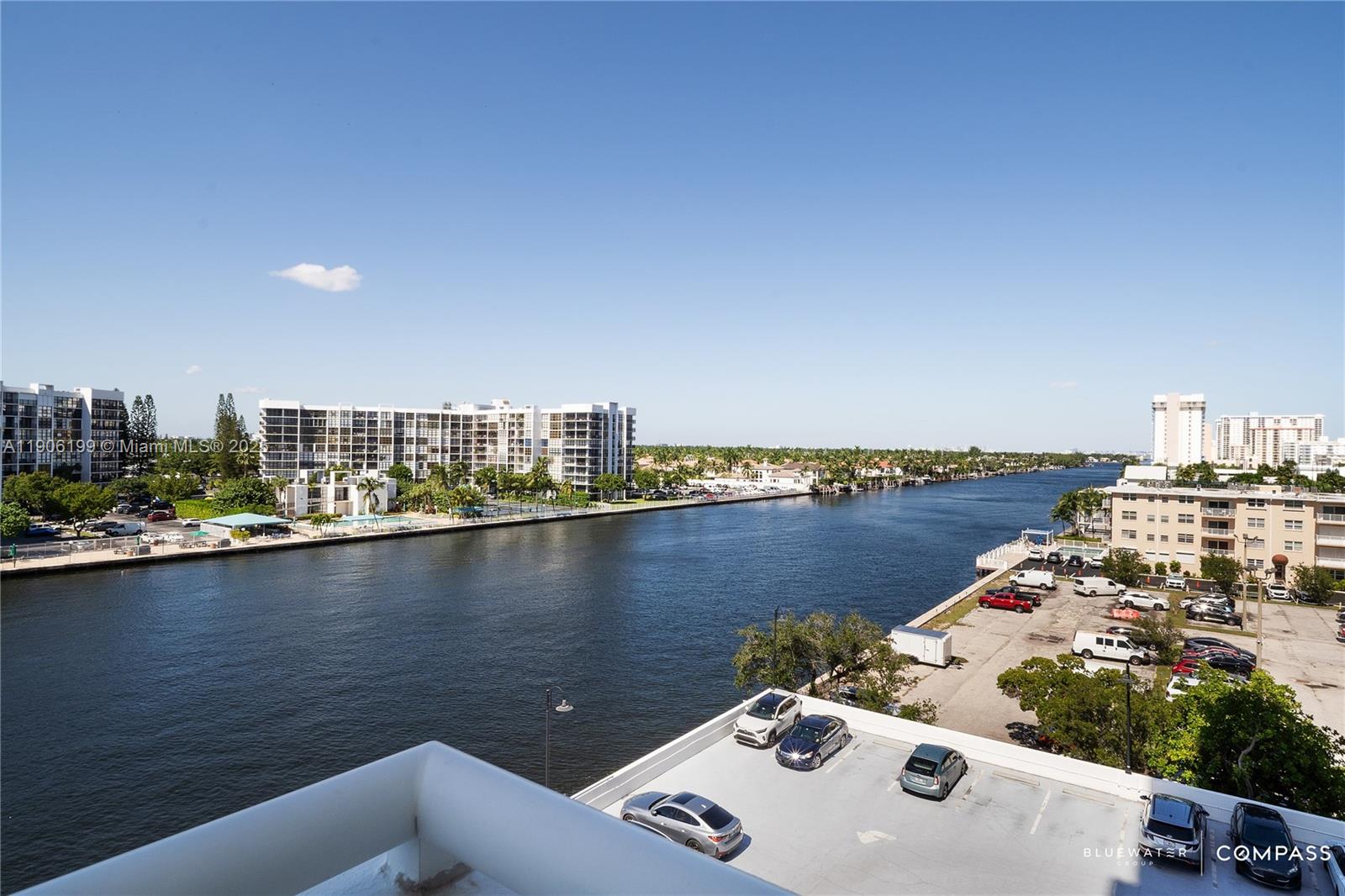 RESIDENCES ON HOLLYWOOD B - Residential