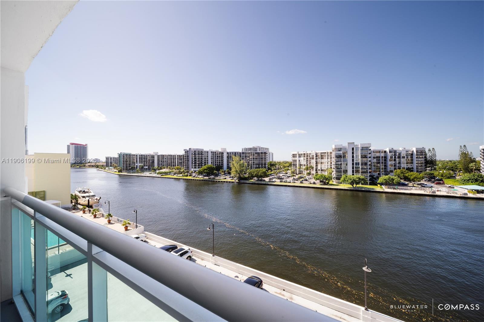 RESIDENCES ON HOLLYWOOD B - Residential