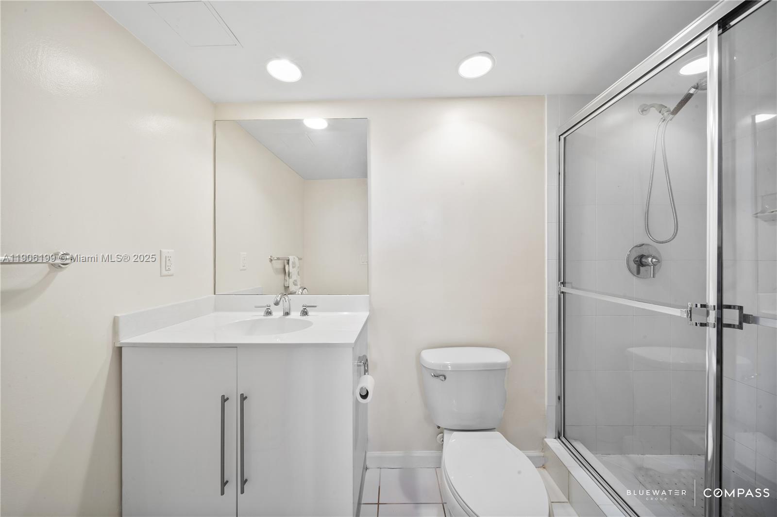 RESIDENCES ON HOLLYWOOD B - Residential