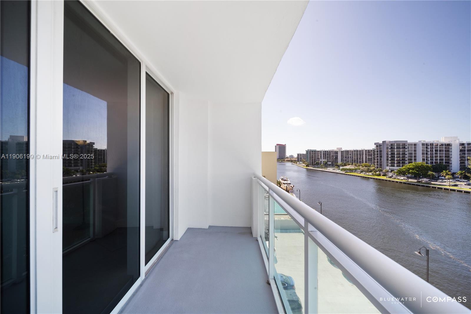 RESIDENCES ON HOLLYWOOD B - Residential