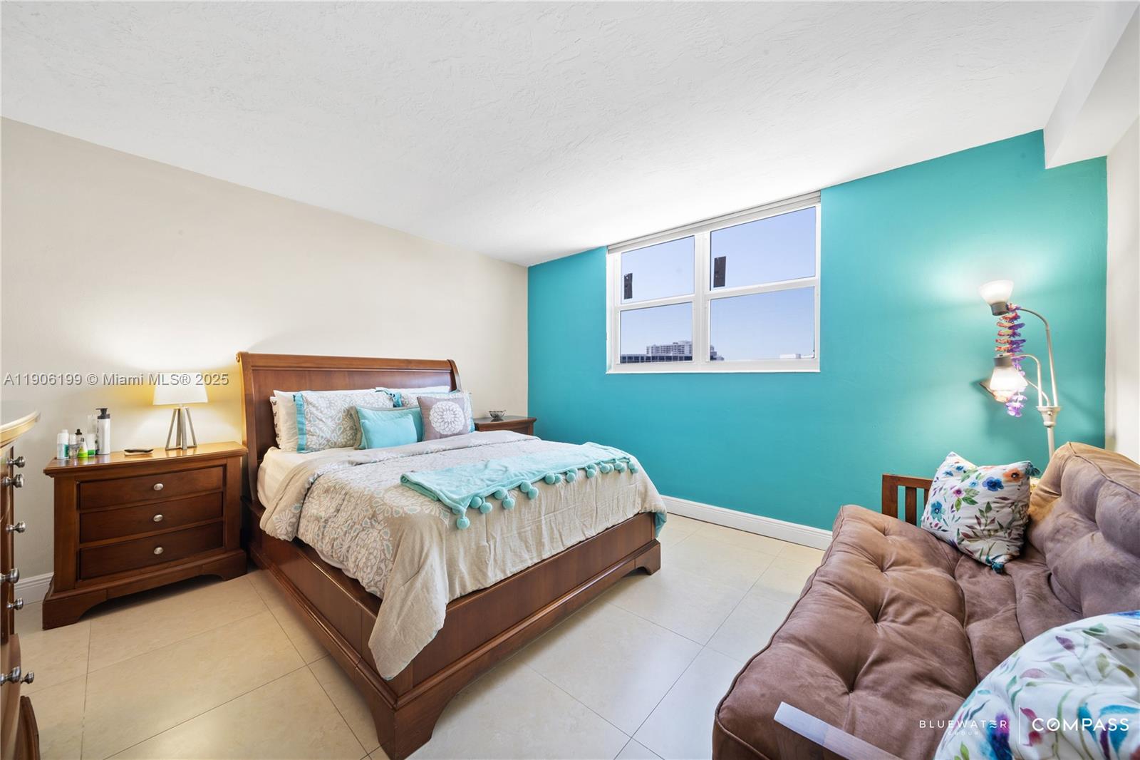 RESIDENCES ON HOLLYWOOD B - Residential