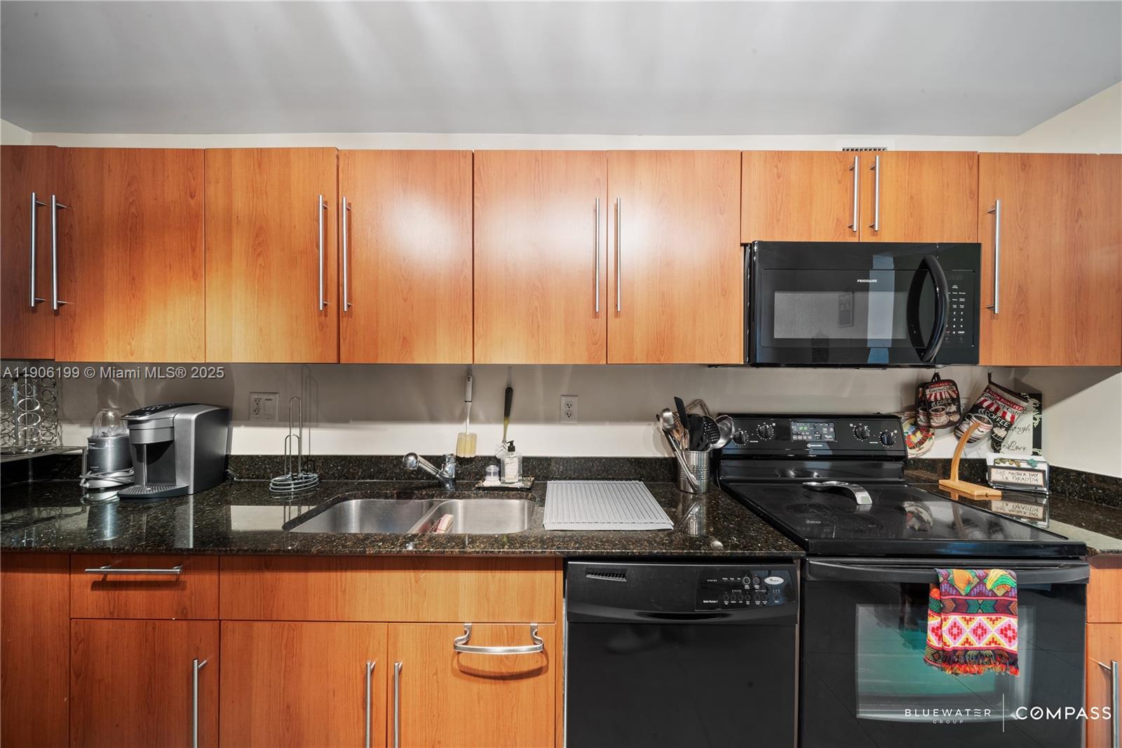 RESIDENCES ON HOLLYWOOD B - Residential