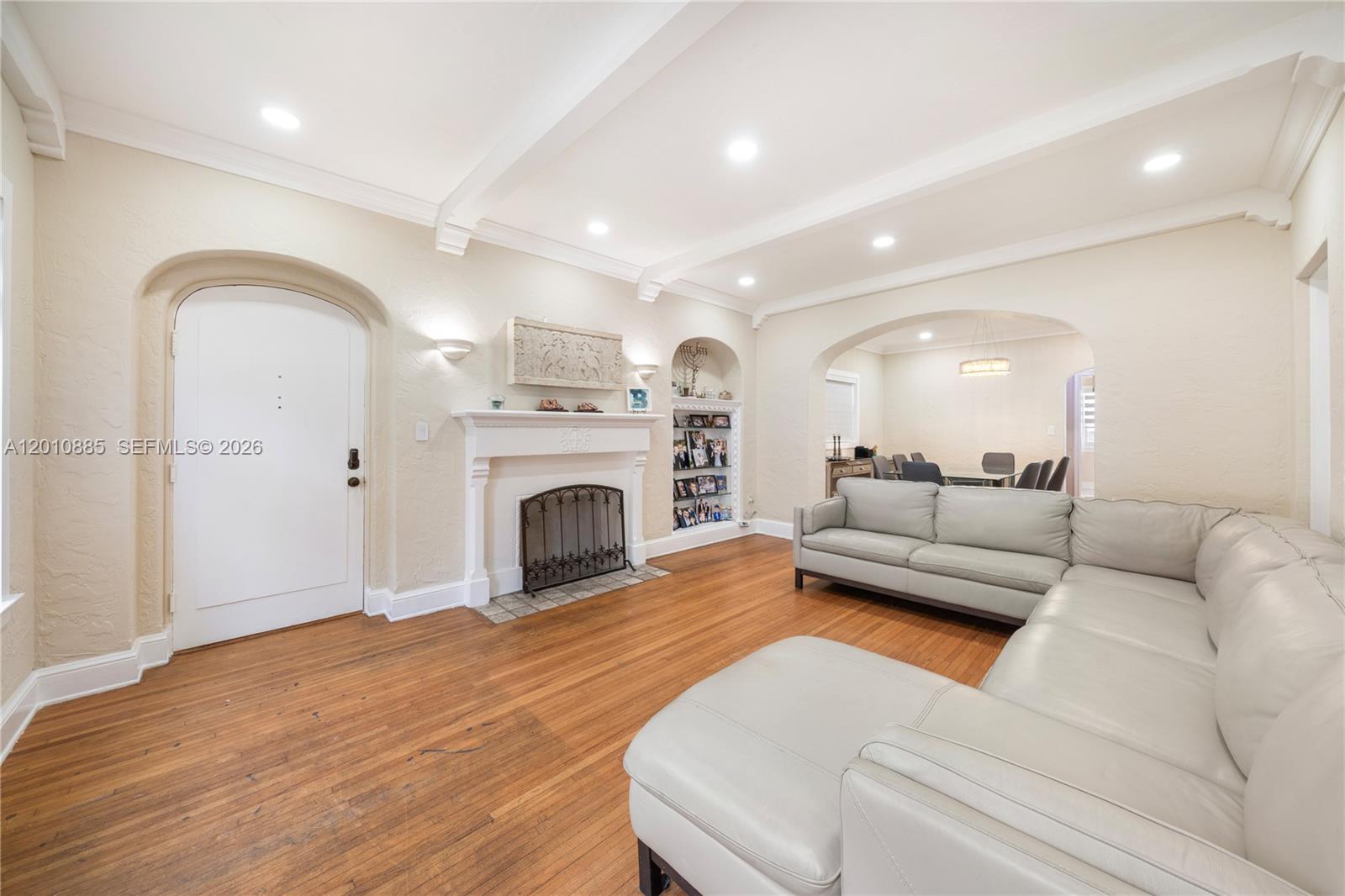 THE EWING CONDO - Residential