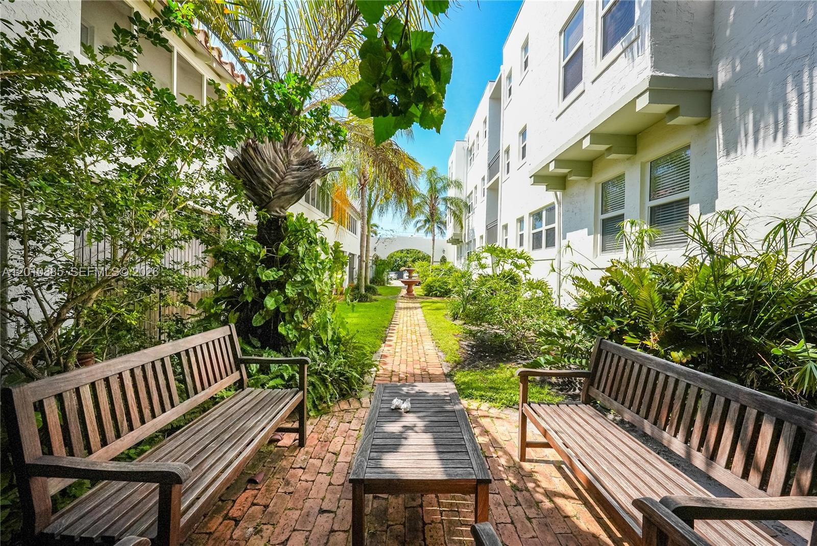 THE EWING CONDO - Residential