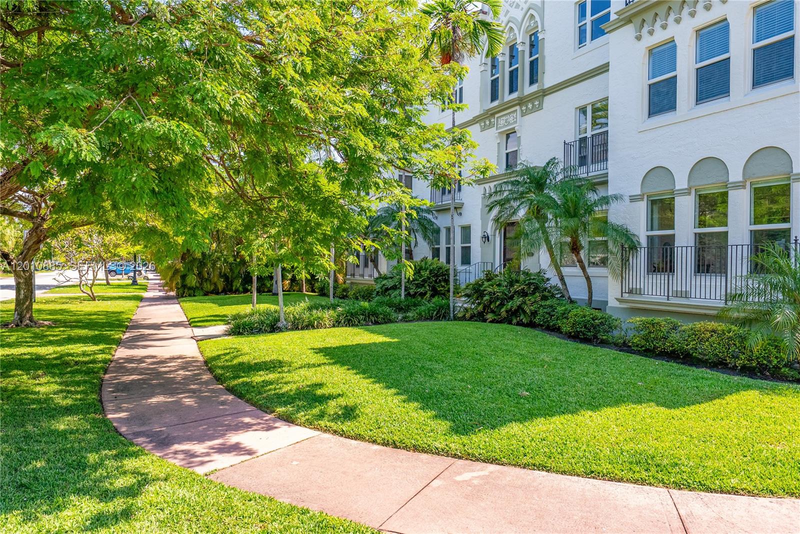 THE EWING CONDO - Residential