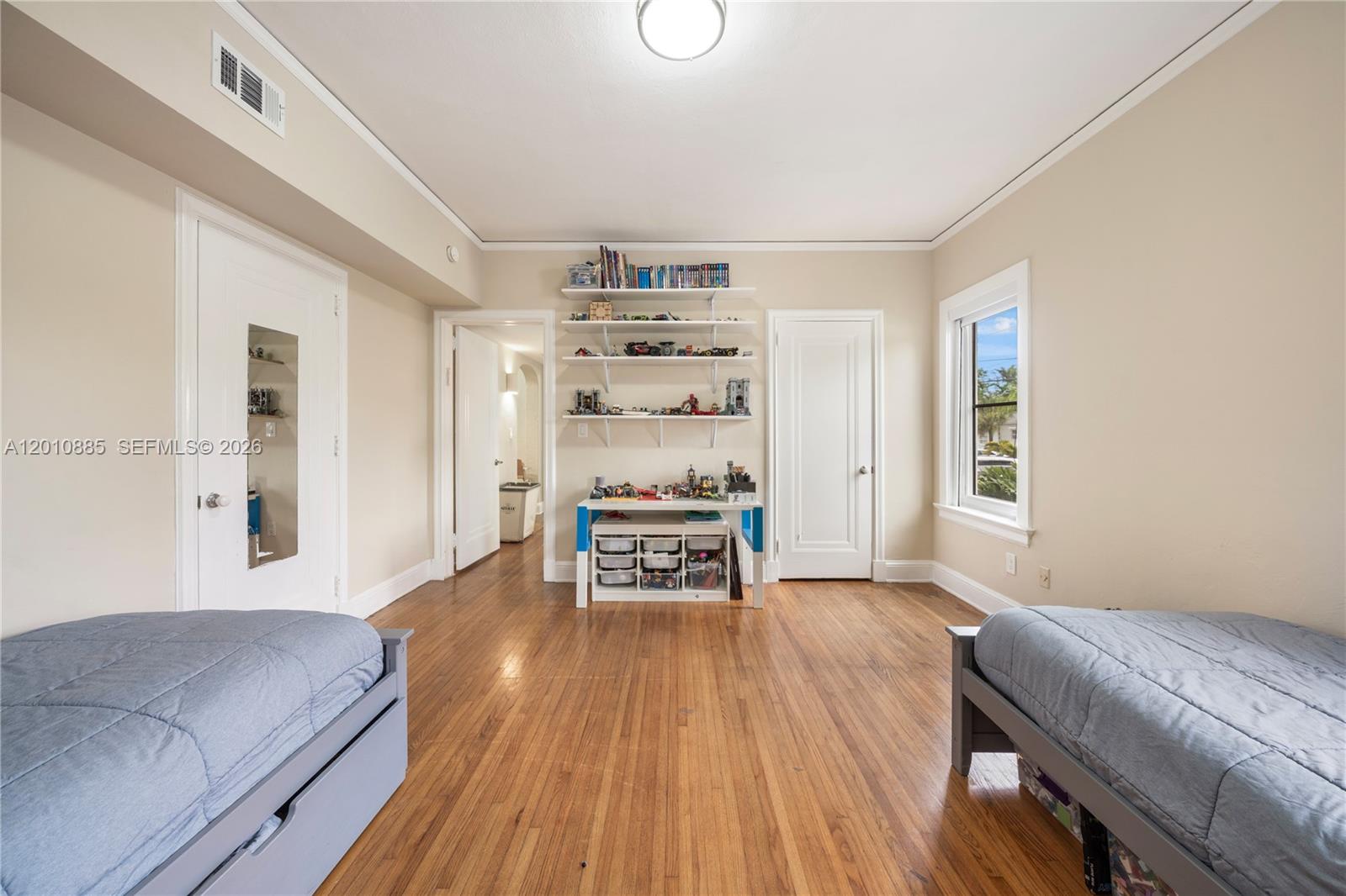 THE EWING CONDO - Residential