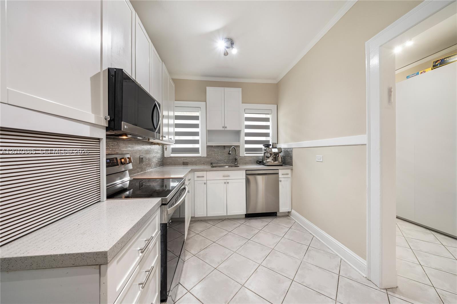 THE EWING CONDO - Residential