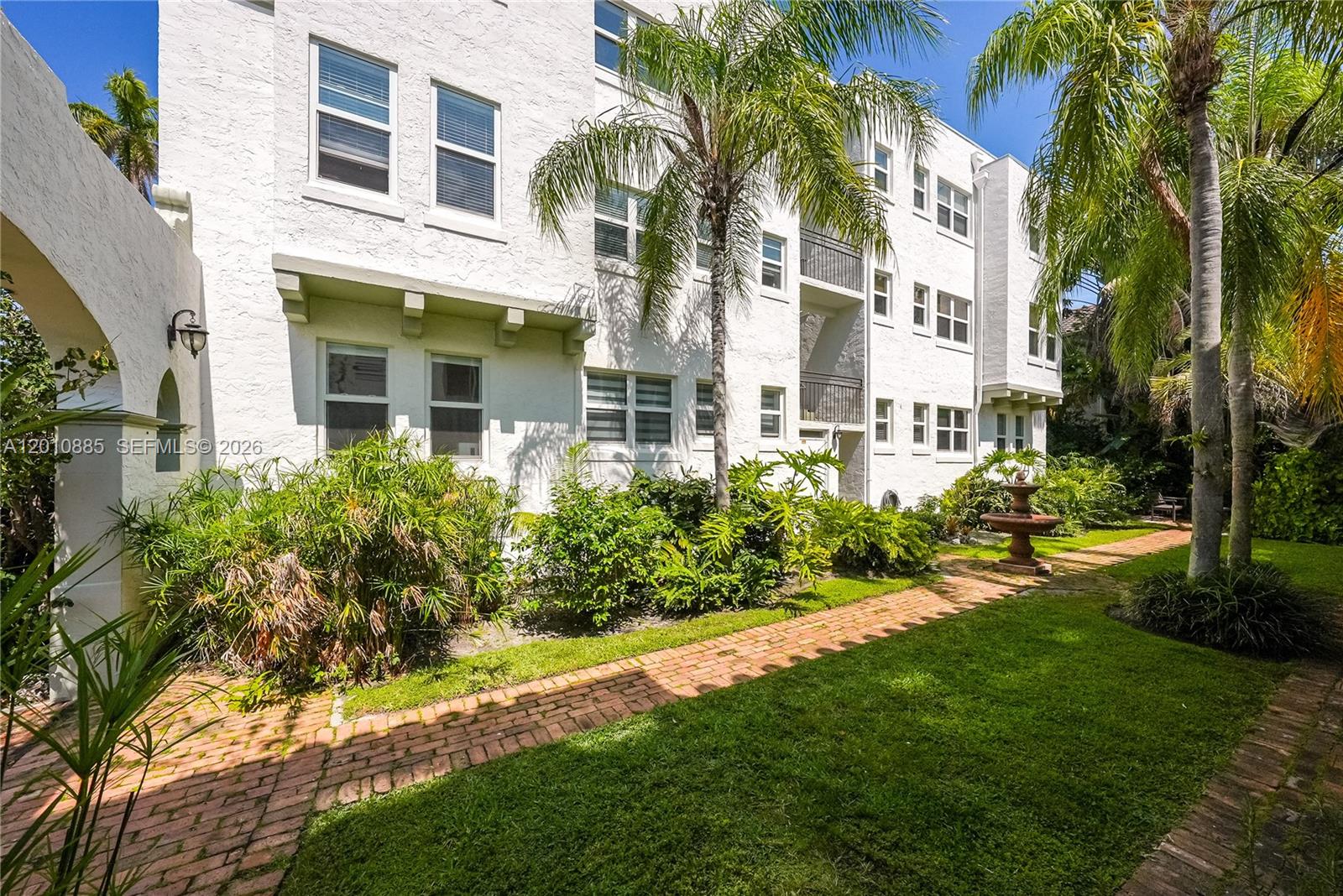THE EWING CONDO - Residential