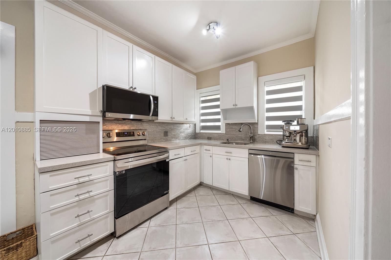 THE EWING CONDO - Residential