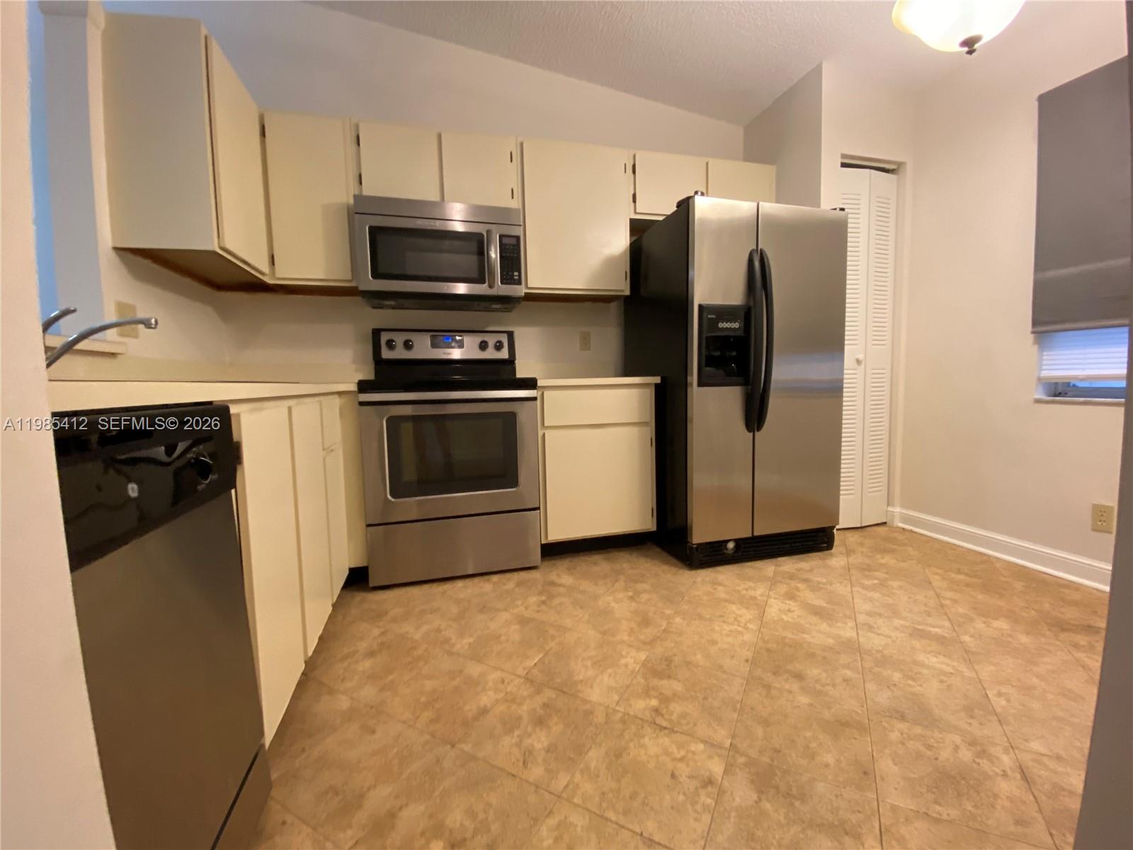 WHISPER WALK CONDOS - Residential Lease