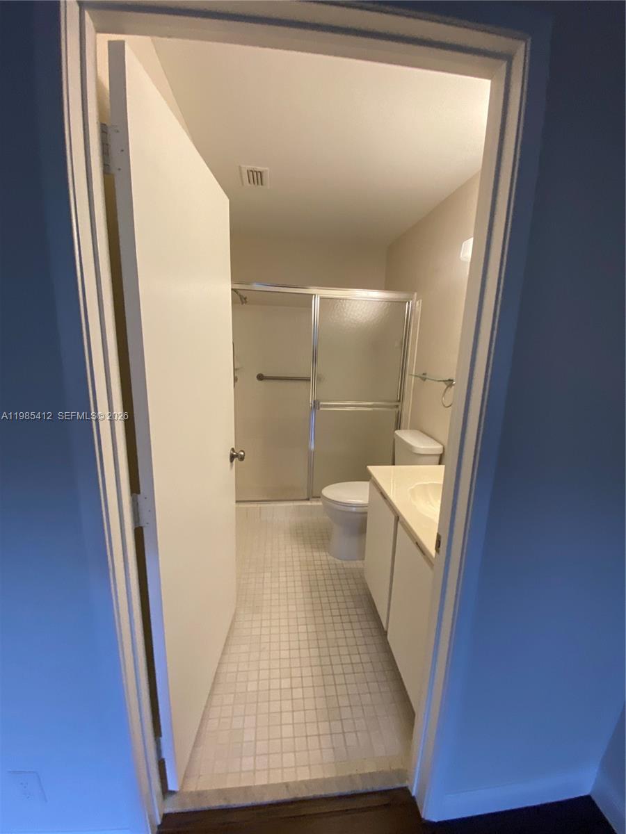 WHISPER WALK CONDOS - Residential Lease